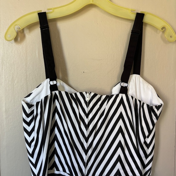 Vixen by Micheline Pitt Dollface Dress Black and White - Picture 7 of 7